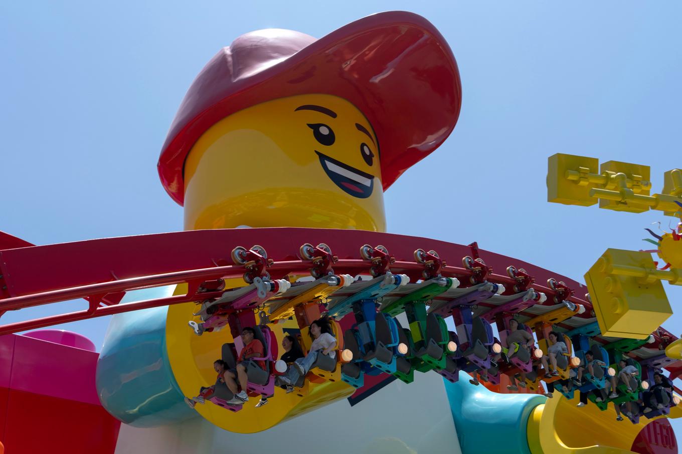 Världens största legoland har nu öppnat i kinesiska Shanghai. Foto: Ng Han Guan/AP/TT