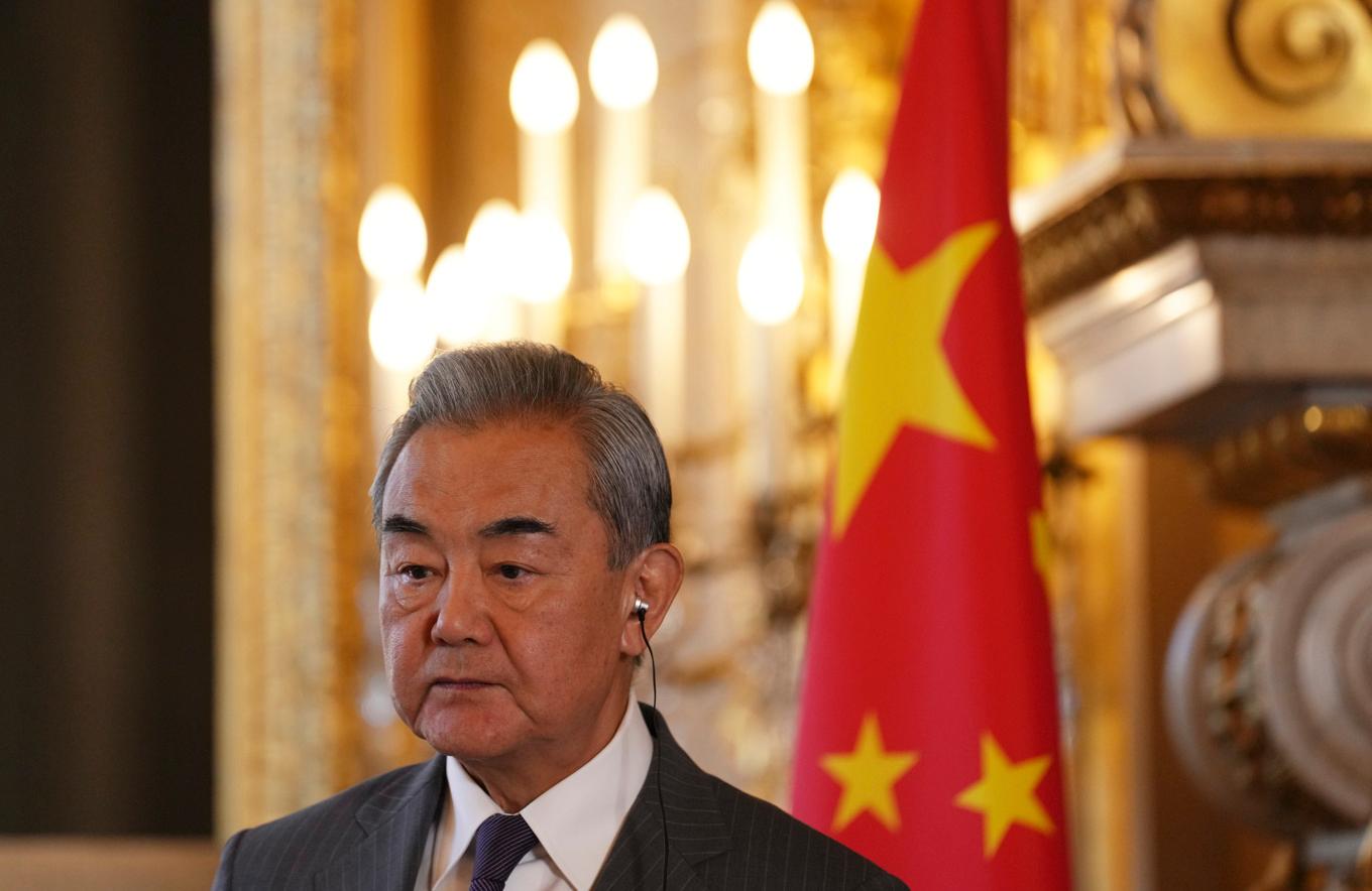 Kinas utrikesminister Wang Yi, fotograferad i Paris på fredagen. Foto: Aurelien Morissard/AP/TT