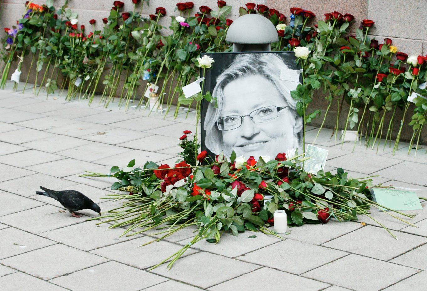 Utrikesminister Anna LIndh mördades under ett besök på NK i Stockholm 2003. Arkivbild. Foto: Henrik Montgomery/TT