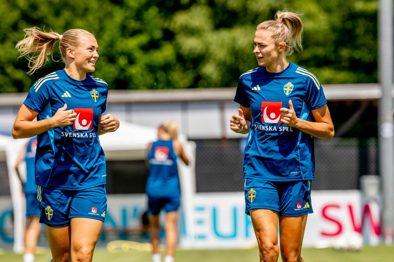 De svenska nyckelspelarna Magdalena Eriksson och Fridolina Rolfö är fortsatt två frågetecken inför Sveriges andra EM-match, mot Polen på tisdag. Foto: Adam Ihse/TT