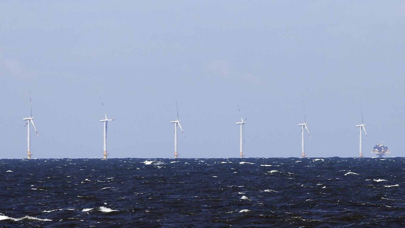 Vindkraftspark i Östersjön som startades den 1 maj 2011 nära staden Zingst i Tyskland. Foto: Sean Gallup/Getty Images