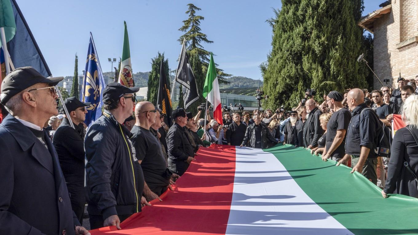 Italien anses vara platsen där fascismen startade. I staden Predappio, där Mussolini föddes och är begravd, visar invånarna sin vördnad. Foto: Francesca Volpi/Getty Images