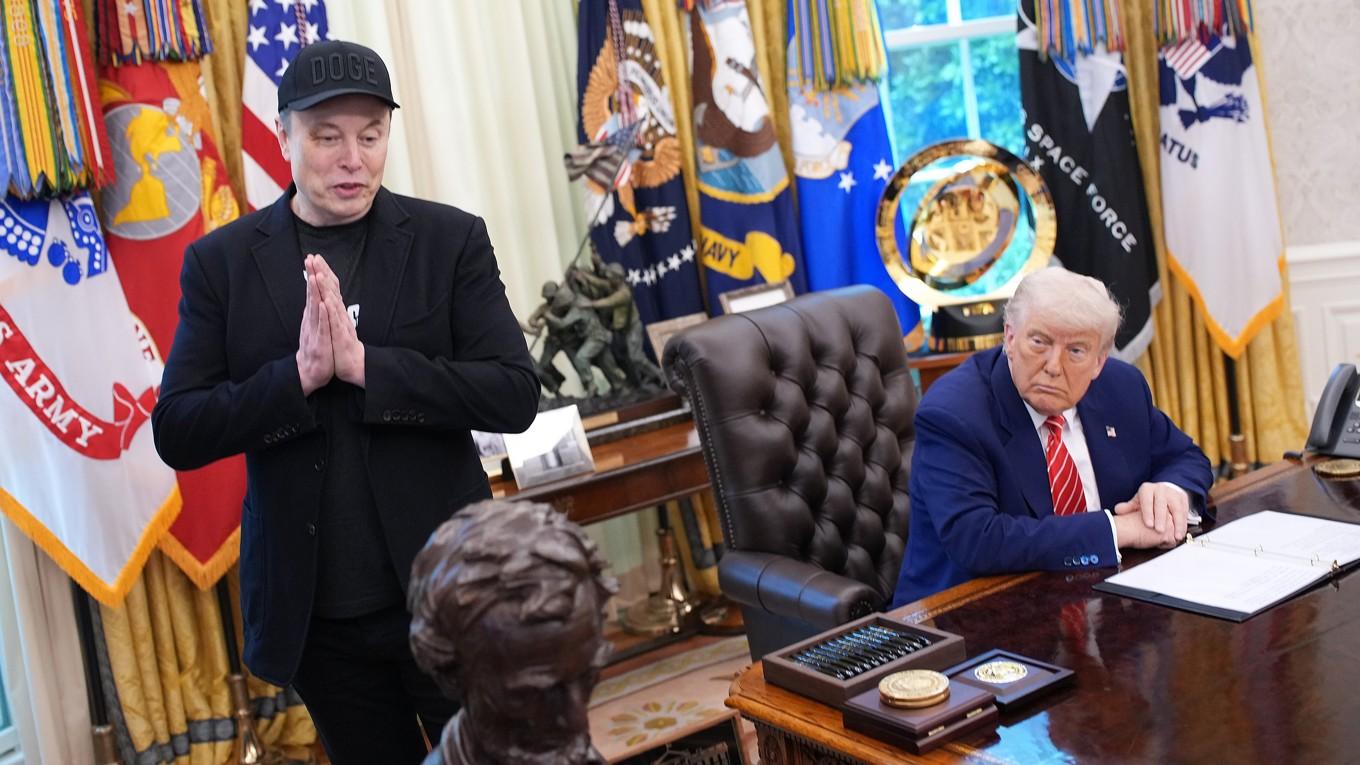 Tesla-vd:n Elon Musk och USA:s president Donald Trump den 30 maj i Ovala rummet i Vita huset i Washington DC. Foto: Kevin Dietsch/Getty Images