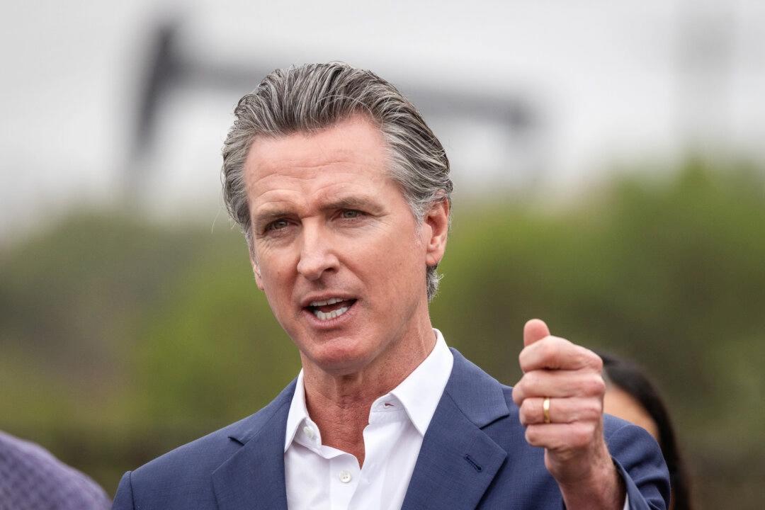 Kaliforniens guvernör Gavin Newsom har kommit rejält på kant med Trumpadministrationen. Foto: John Fredricks