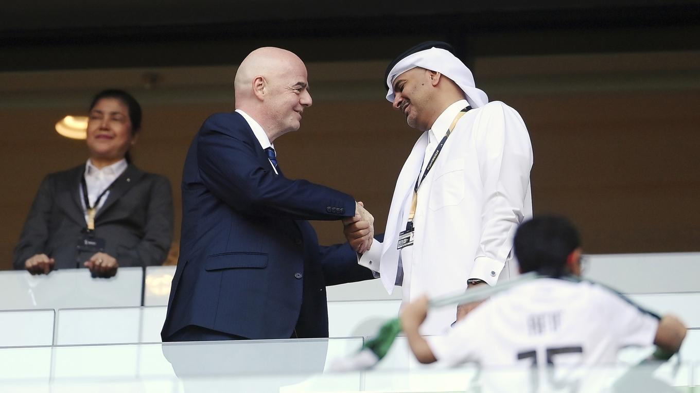 Fifapresidenten Gianni Infantino signerade i veckan ett nytt sponsoravtal med saudiska investeringsfonden Pif gällande klubblags-VM. Foto: Laurence Griffiths/Getty Images