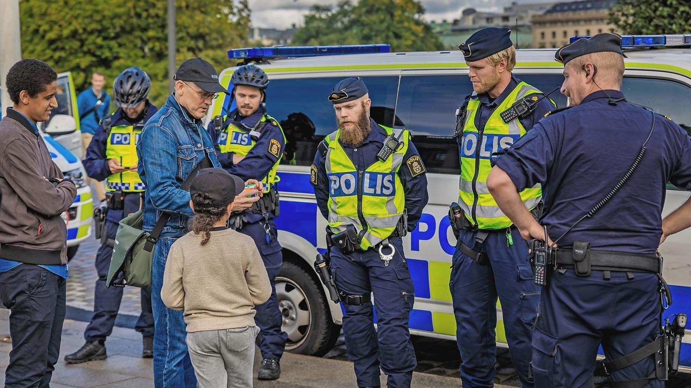 Polisyrket är ett mångfacetterat yrke som ställer stora krav på sina utövare, både fysiskt, socialt och på flera andra sätt. Foto: Shutterstock