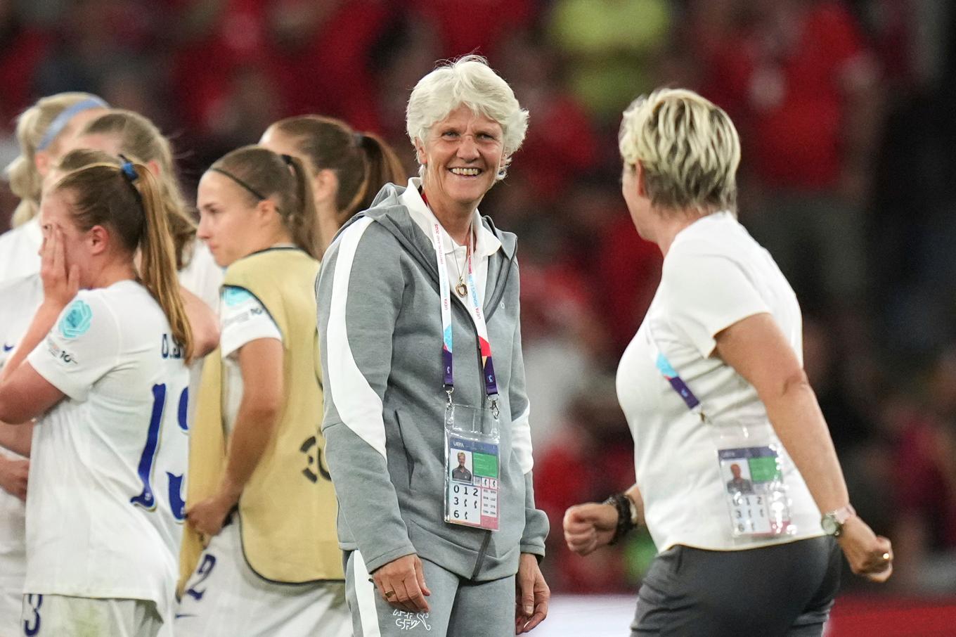 Pia Sundhage efter att avancemanget till kvartsfinal säkrats i EM. Foto: Alessandra Tarantino/AP/TT