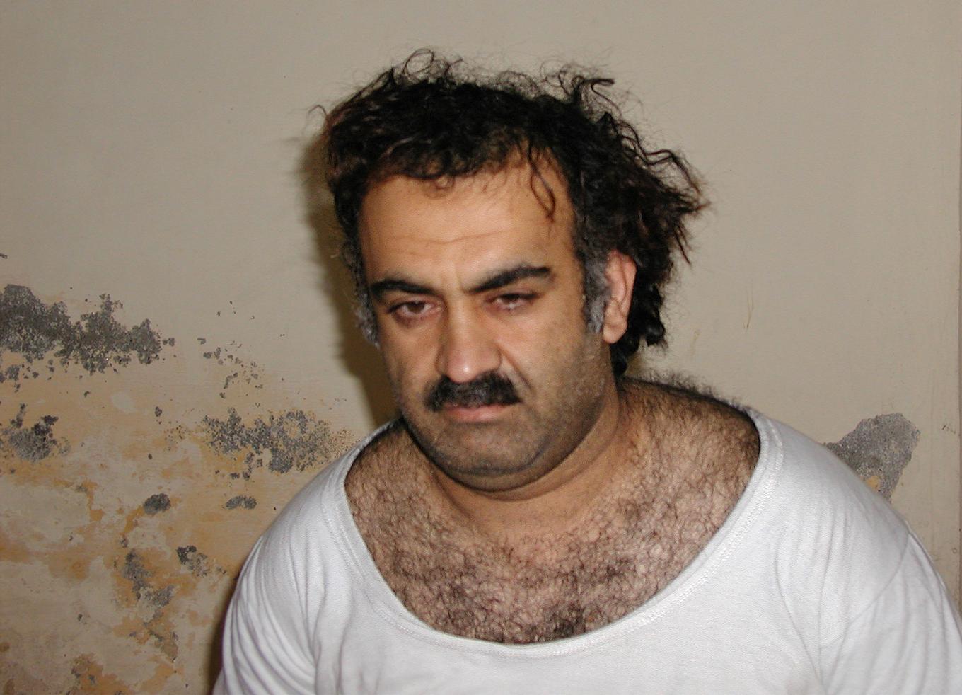 Khalid Sheikh Mohammed 2003, kort efter gripandet i Pakistan. Arkivbild. Foto: AP/TT
