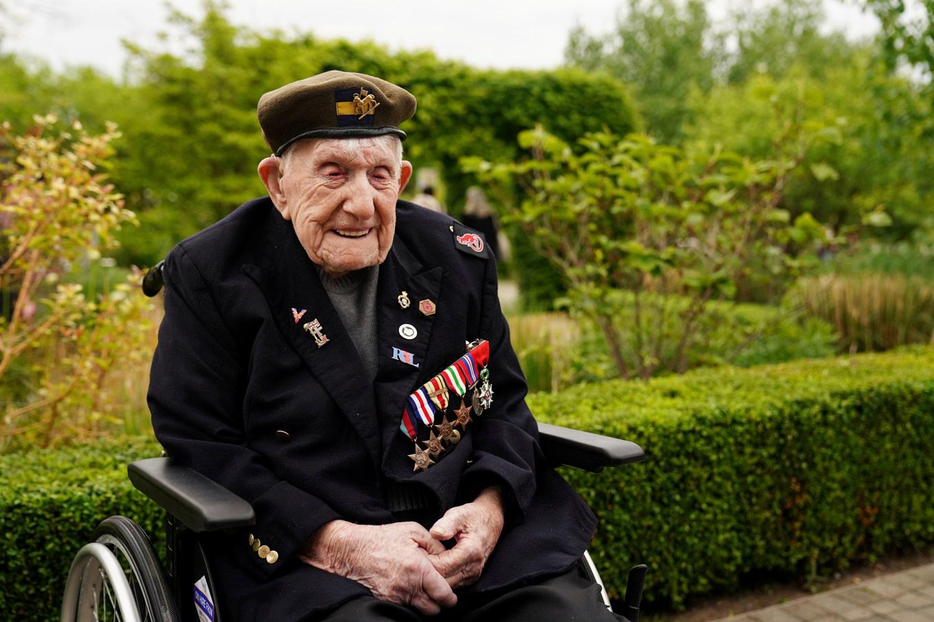 Krigsveteranen Donald Rose, 110 år, vid en minnesceremoni i maj. Arkivbild. Foto: Jacob King/PA via AP/TT