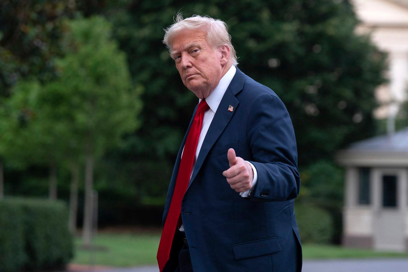 USA:s president Donald Trump vid Vita huset i Washington på söndagen. Foto: Jose Luis Magana/AP/TT