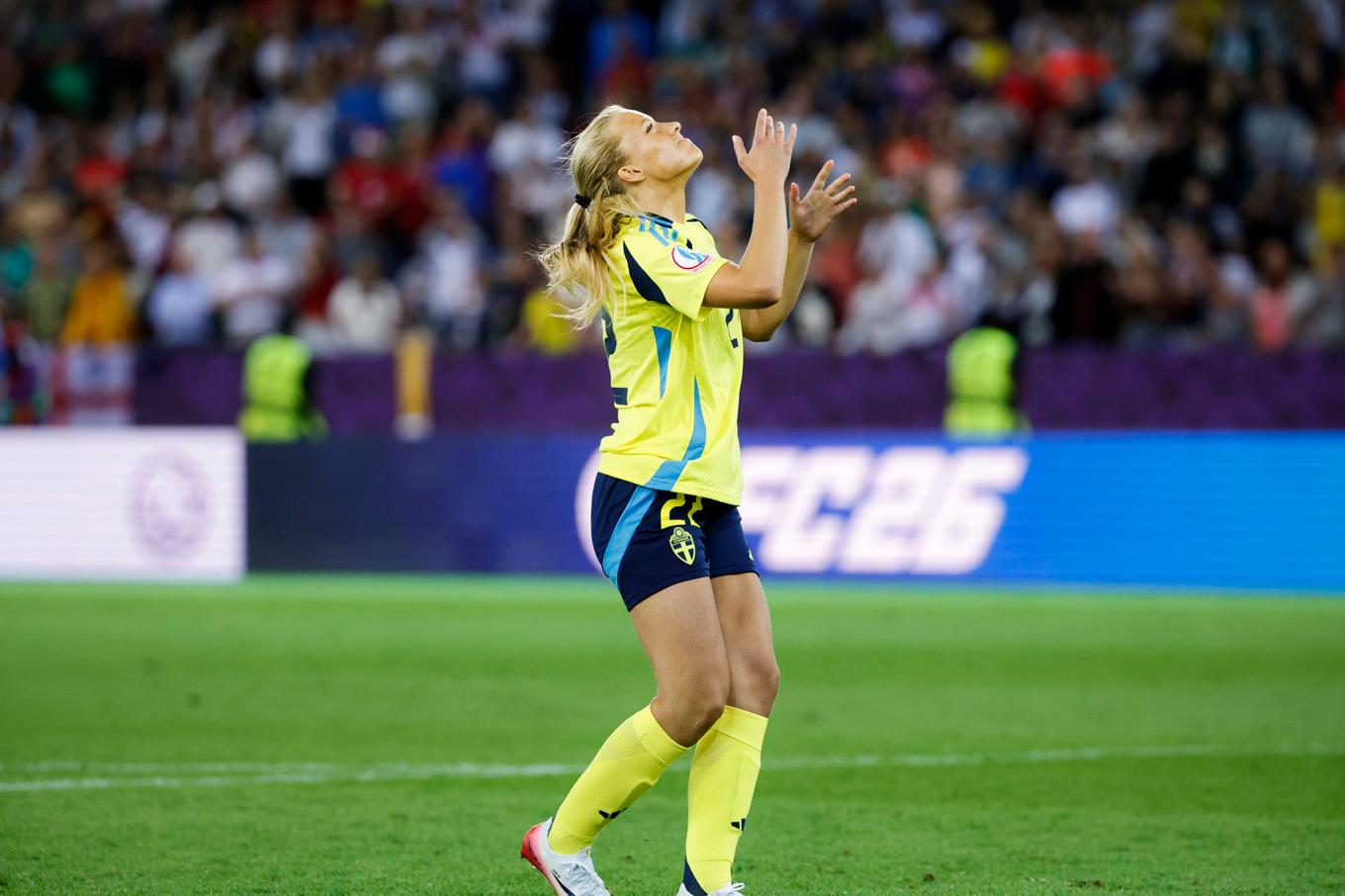 Sveriges Smilla Holmberg missade den avgörande straffen under torsdagens kvartsfinal mot England. Foto: Adam Ihse/TT