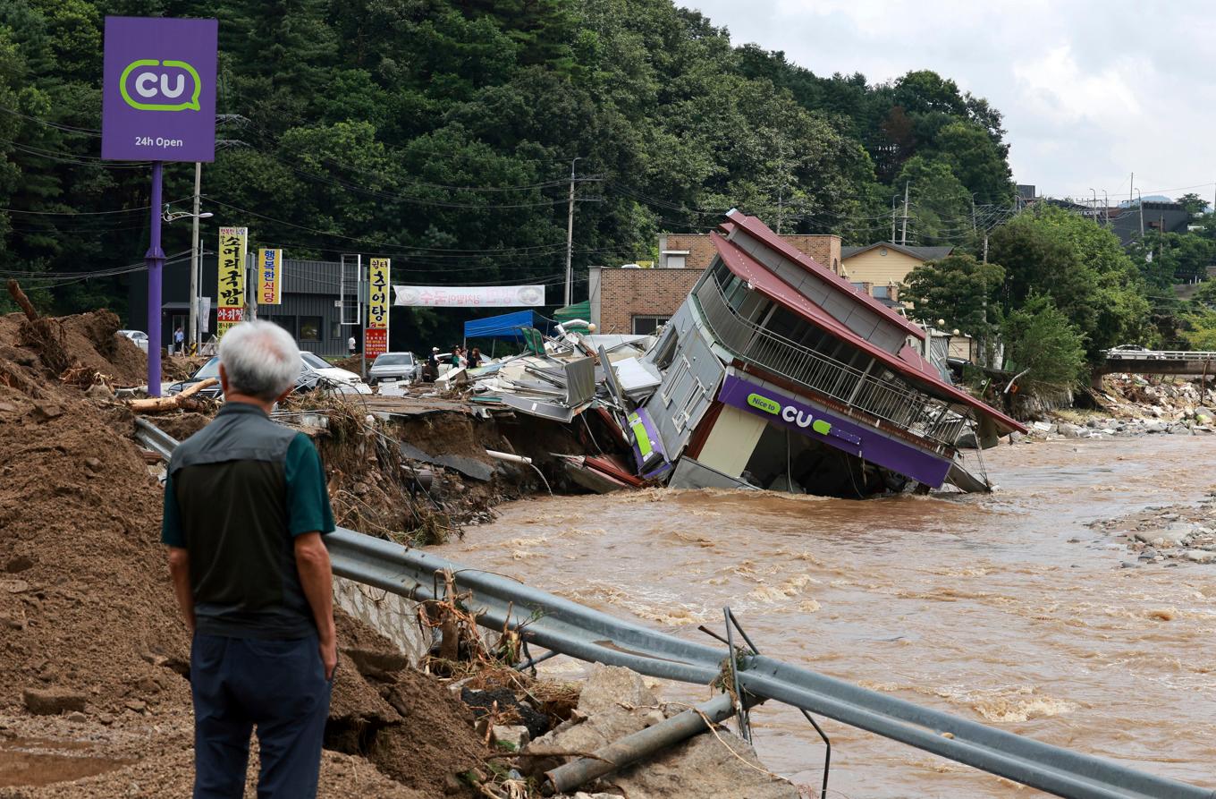 Översvämningar har drabbat Gapyeong i norra Sydkorea. Foto: Lee Young-Hwan/Newsis via AP/TT