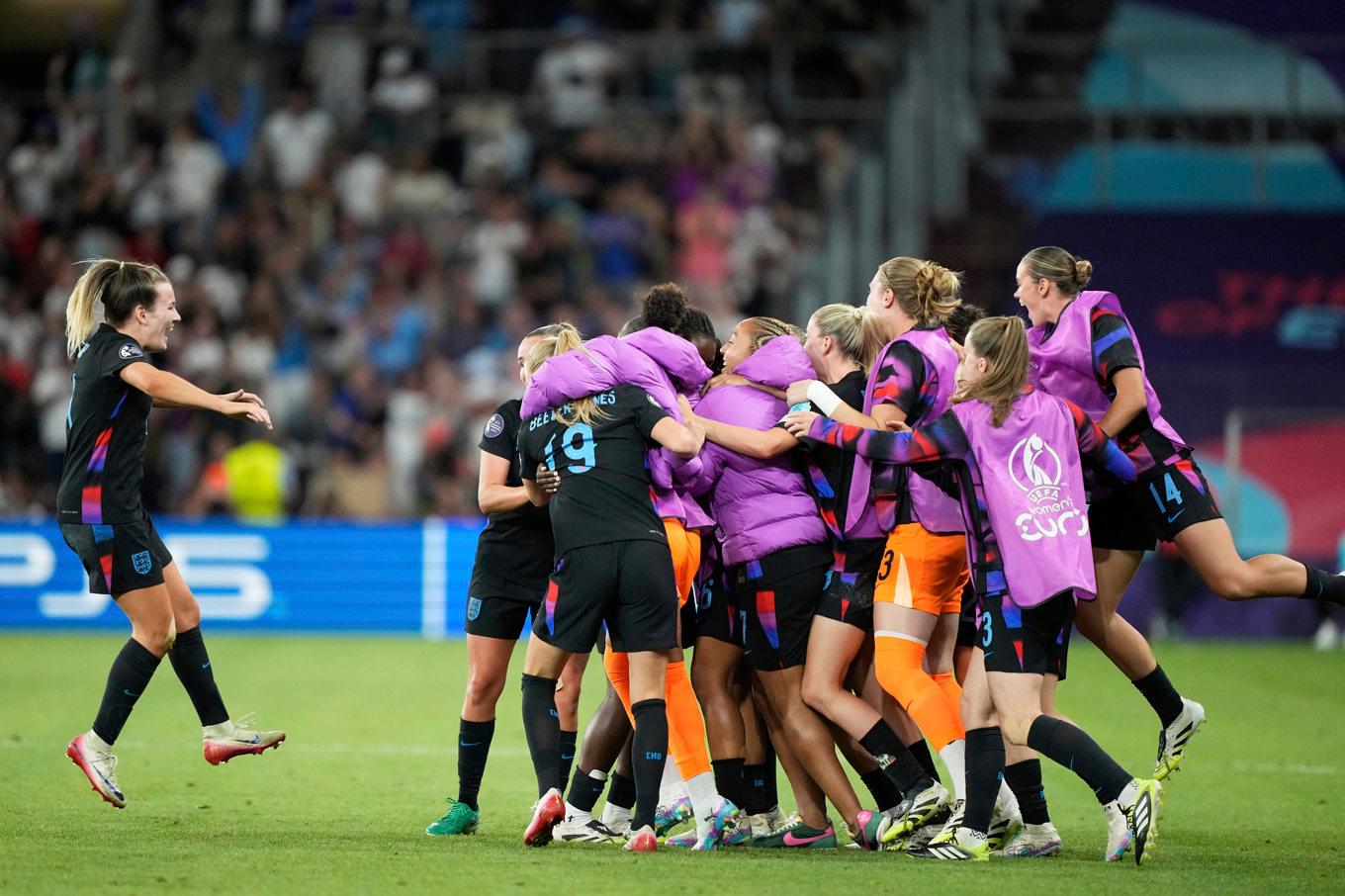 England är klara för EM-final efter sent avgörande. Foto: Martin Meissner/AP/TT