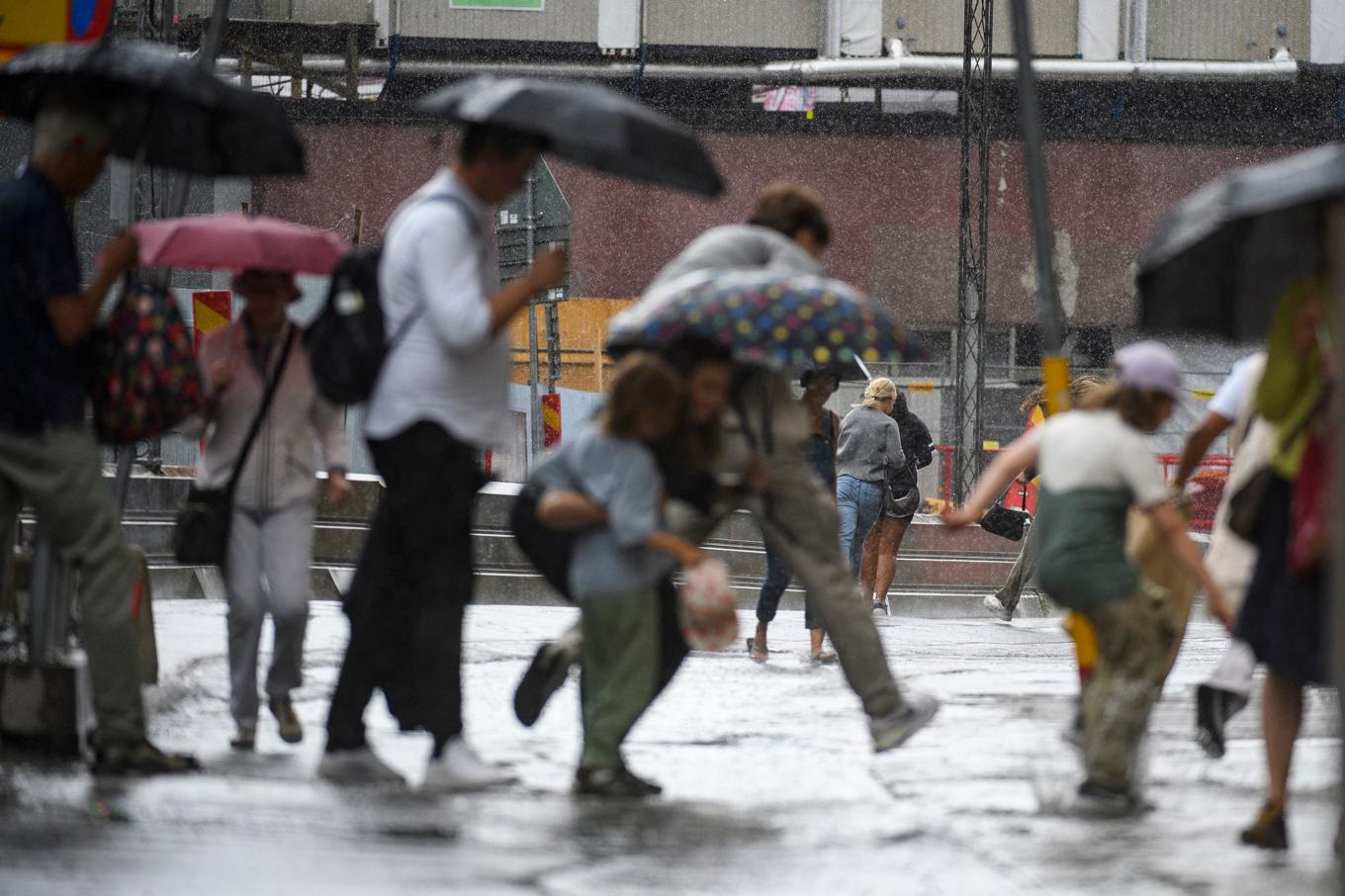 SMHI har utfärdat varningar för skyfallsliknande regn i sydöstra Götaland. Arkivbild. Foto: Oscar Olsson/TT