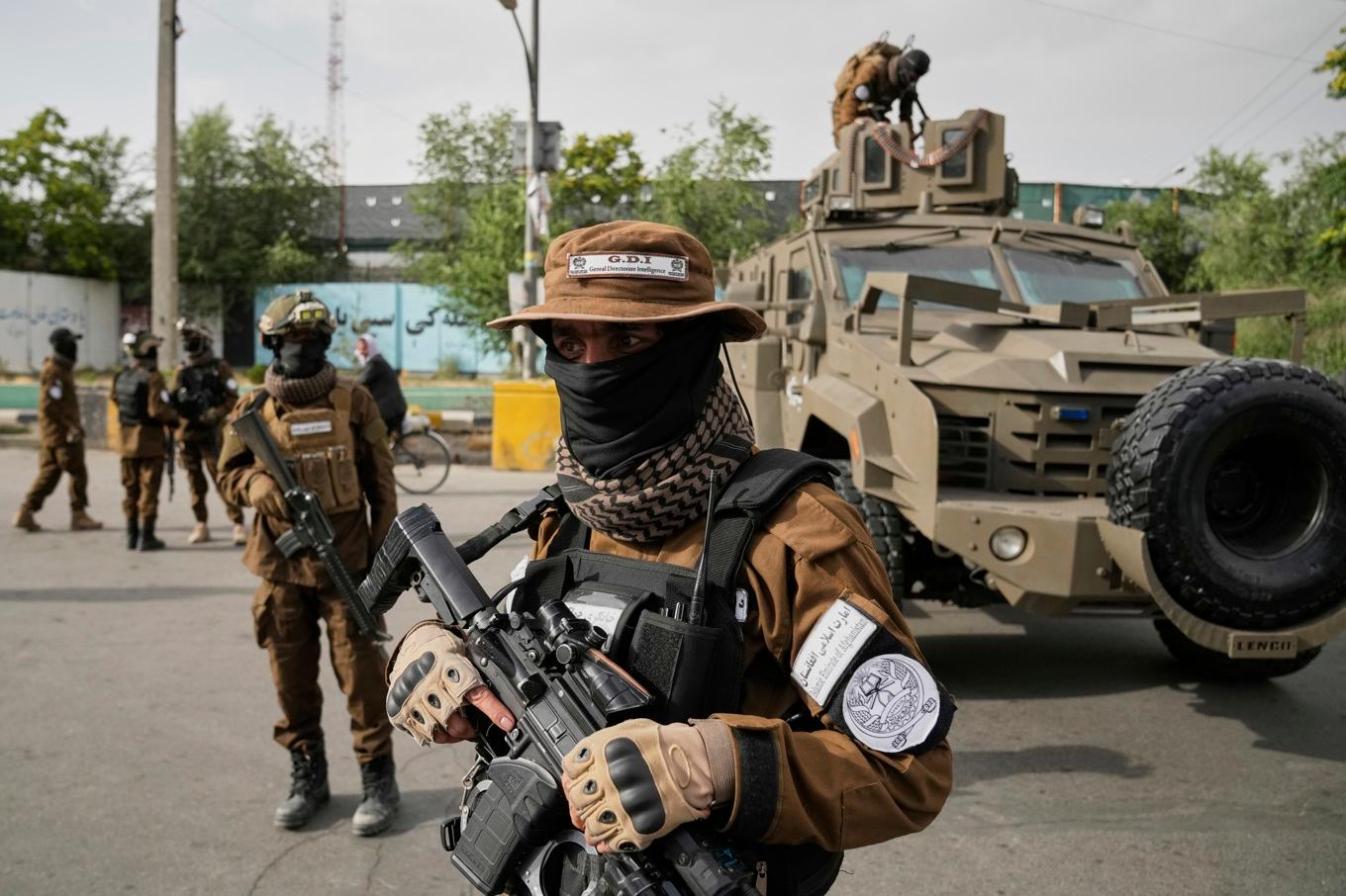 Talibaner vaktar i Kabul, Afghanistan. Foto: Ebrahim Noroozi/AP/TT