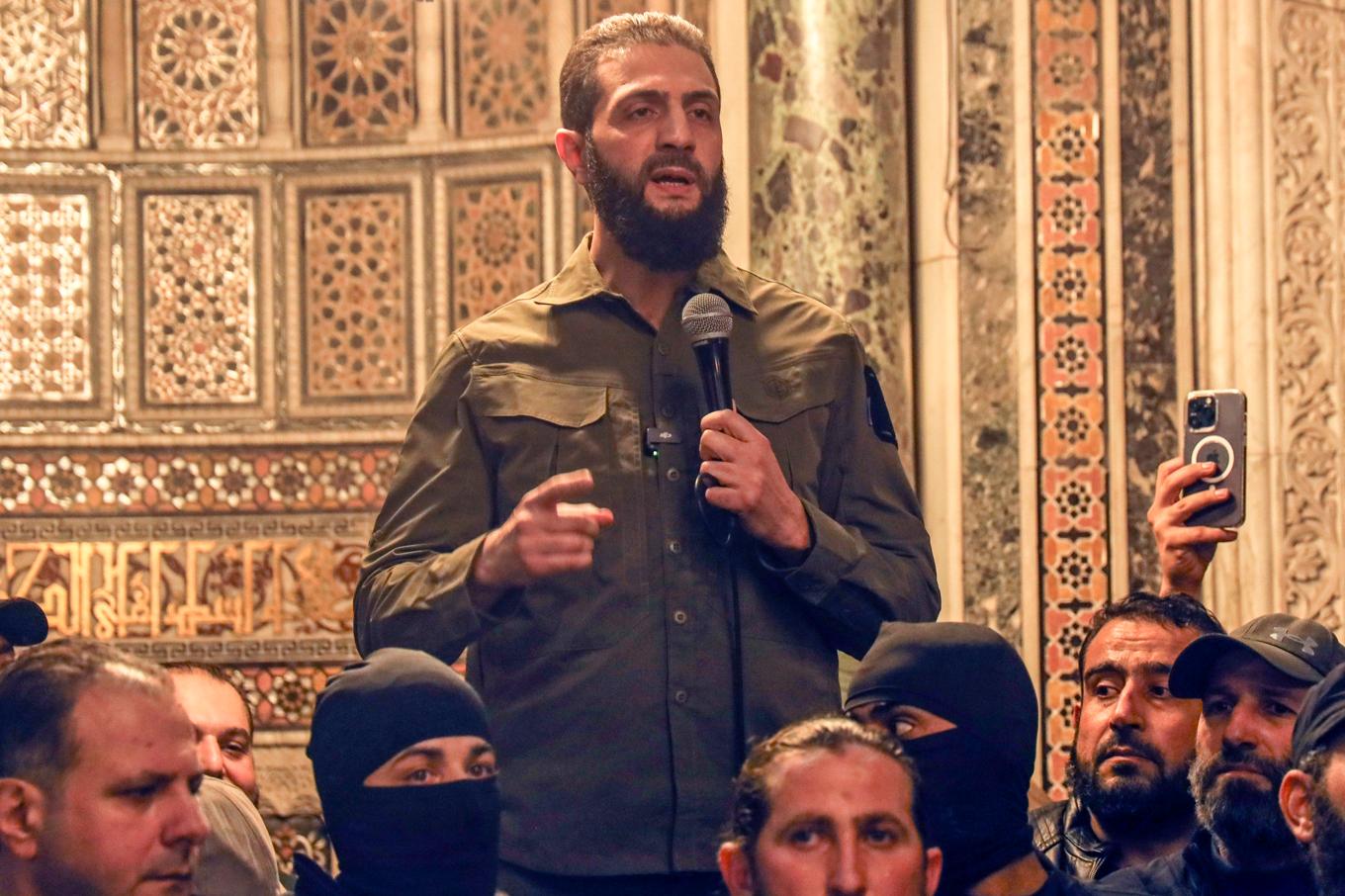 Syrien styrs nu av HTS-ledaren Ahmed al-Sharaa. Foto: Omar Albam/AP/TT