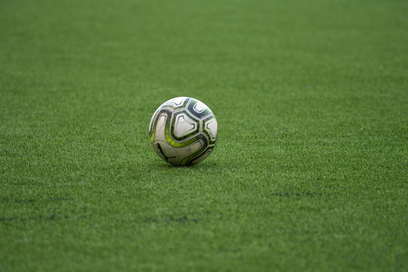 En domare har fått allvarliga skador från en misshandel under en fotbollsmatch. Arkivbild. Foto: Pontus Lundahl/TT