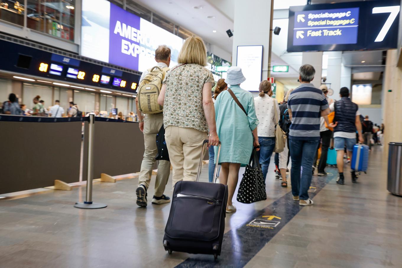 Kö till säkerhetskontroll på Arlanda flygplats. Arkivbild. Foto: Christine Olsson/TT
