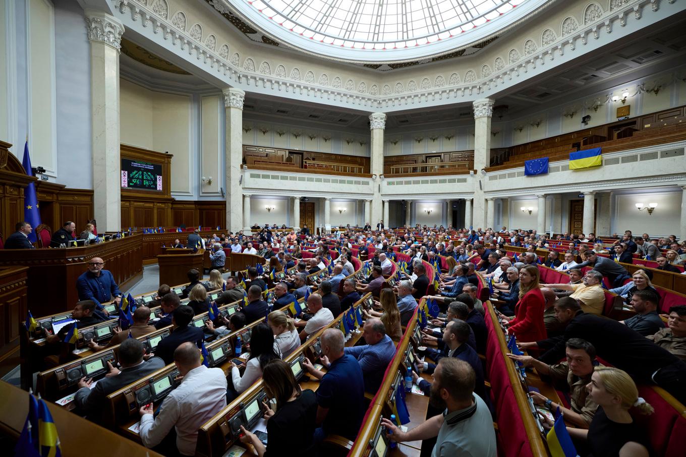 Ukrainas parlament har godkänt en ny korruptionslag. Foto: Sarakhan Vadym/AP/TT