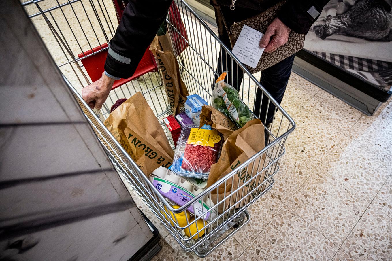Kundvagn med matvaror i livsmedelsbutik. Arkivbild. Foto: Tim Aro/SvD/TT