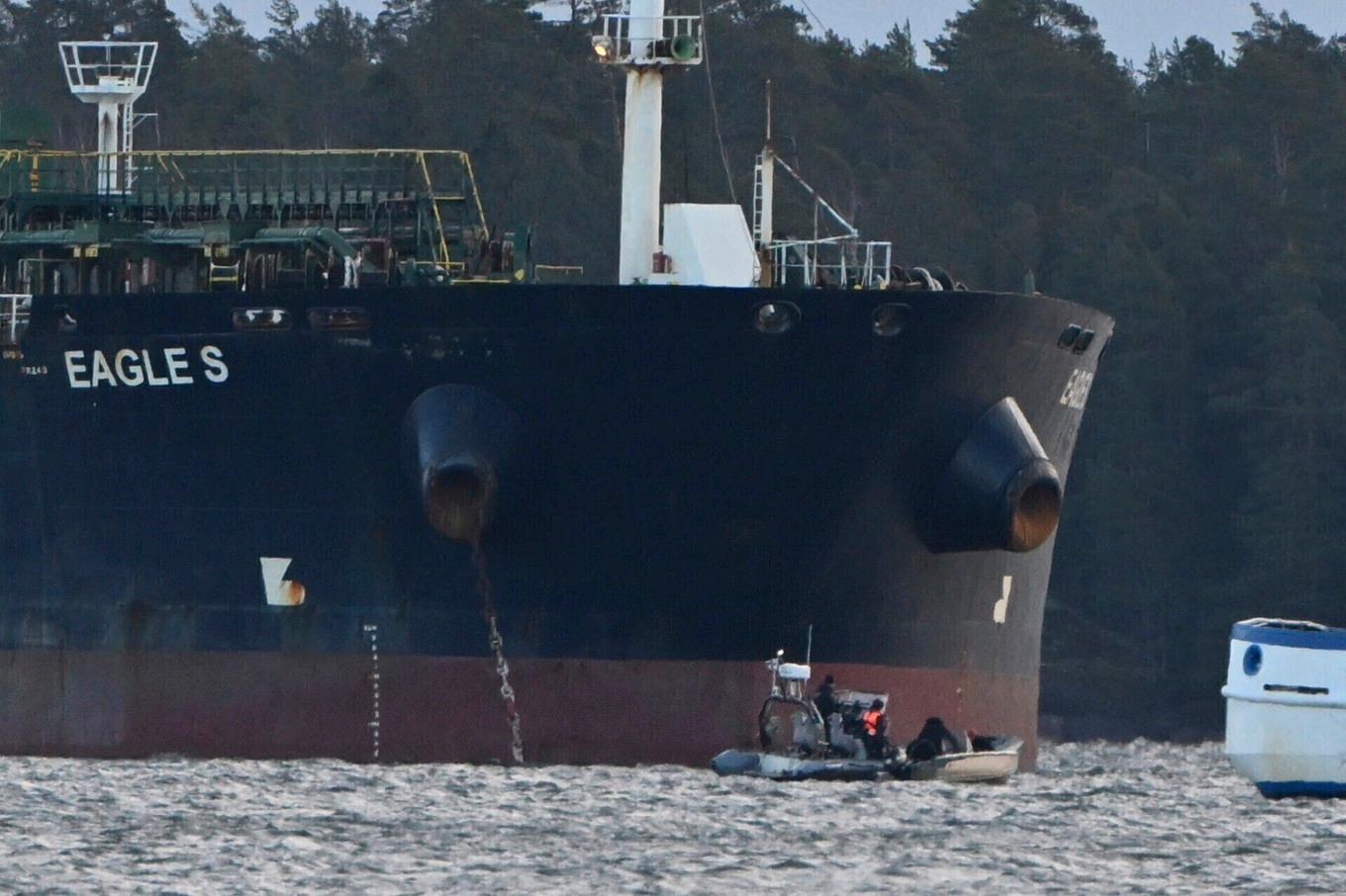 En oljetanker registrerad på Cooköarna, fotograferad nära Finska viken i fjol. Arkivbild. Foto: Jussi Nukari/AP/TT