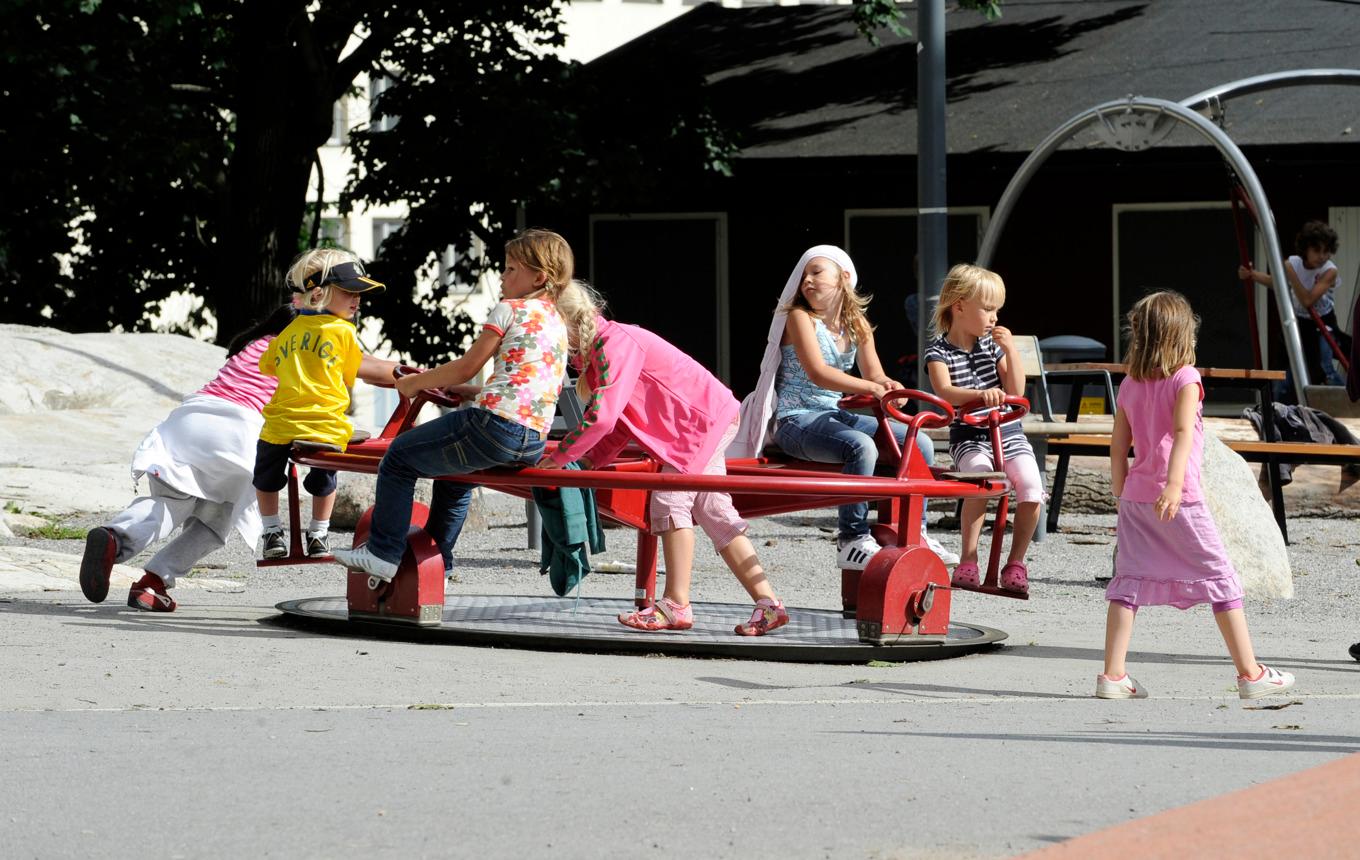 Barn som bor sina första år i städer tycks ha lägre risk att utveckla diabetes typ 1 än de som bor på landsbygden. Resultatet i en studie förvånar forskare. Arkivbild. Foto: Bertil Ericson/TT