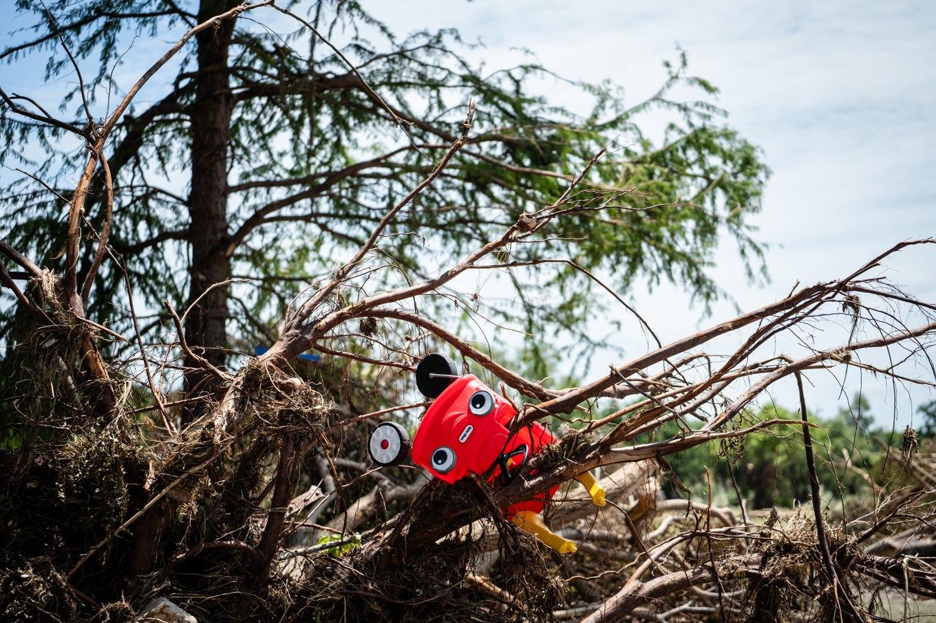 Bråte efter översvämningen på Guadelupe-floden, Kerrville, Texas, den 8 juli. Foto: Madalina Kilroy