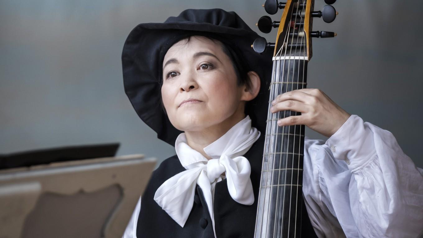 Mime Yamahiro-Brinkmann är verksam som både solocellist och medlem av kammarensembler som Concerto Copenhagen och Bach Collegium Japan, samt Drottningholms Barockensemble. Foto: Markus Gårder