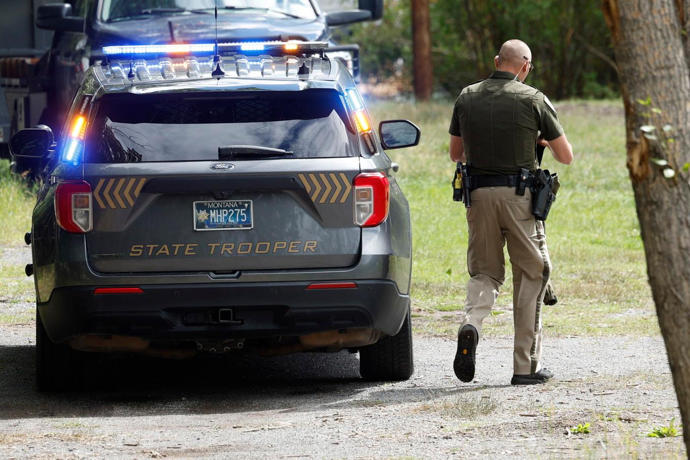 Polis på plats efter skjutningen i Anaconda i Montana. Foto: Joseph Scheller/AP/TT