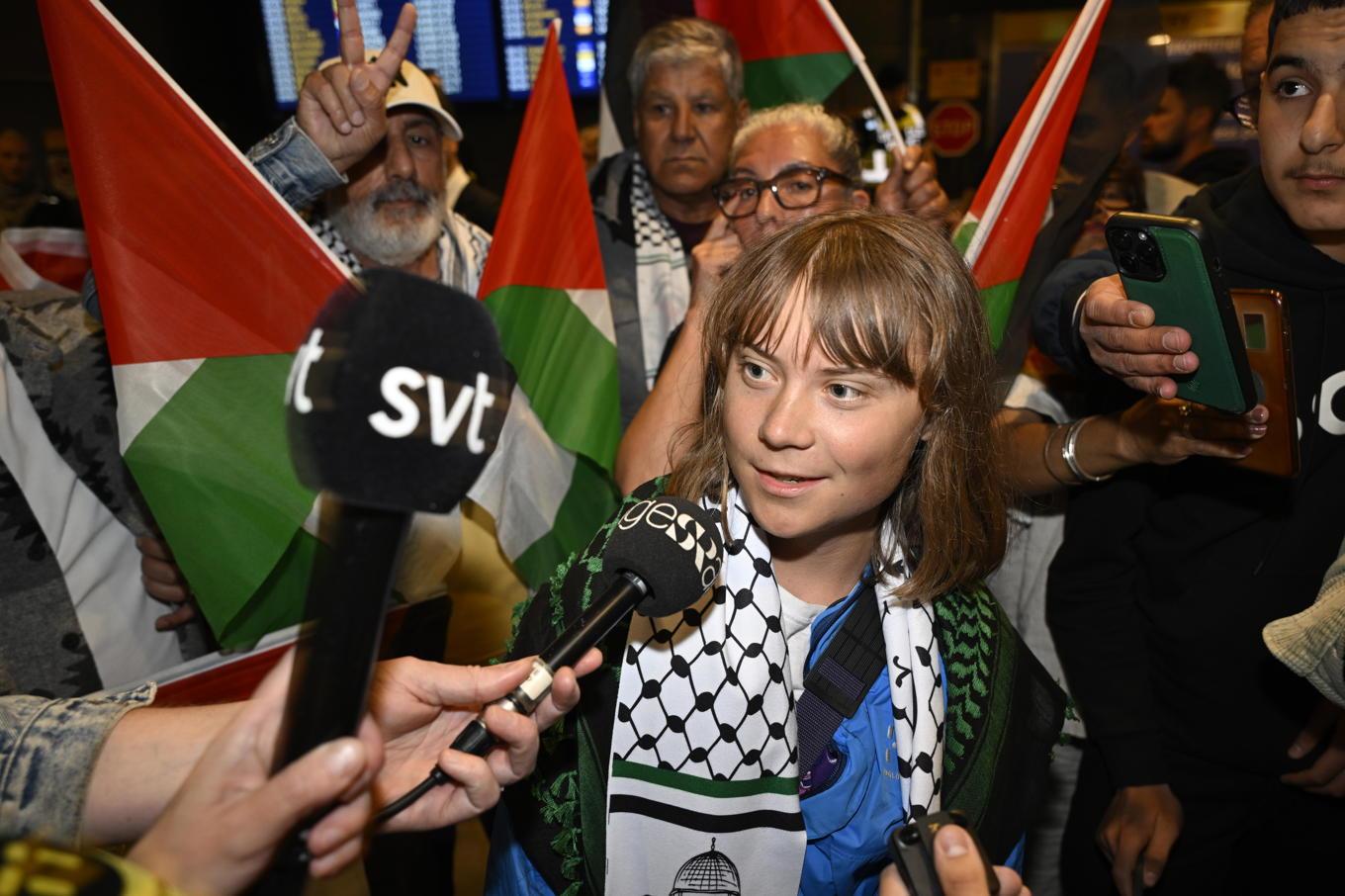 Greta Thunberg anländer till Arlanda flygplats i juni sedan hon och de andra aktivisterna ombord segelbåten Madleen deporterats från Israel. Bilden är tagen 10 juni. Foto: Anders Wiklund/TT