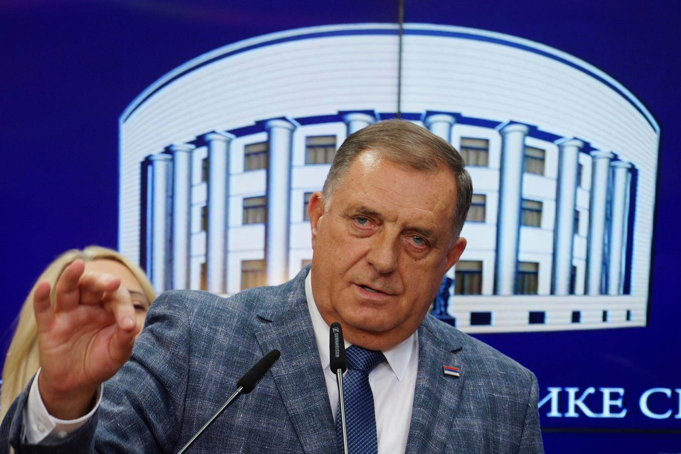 Den tidigare bosnienserbiske presidenten Milorad Dodik slipper avtjäna ett fängelsestraff. Arkivbild. Foto: Radivoje Pavicic/AP/TT