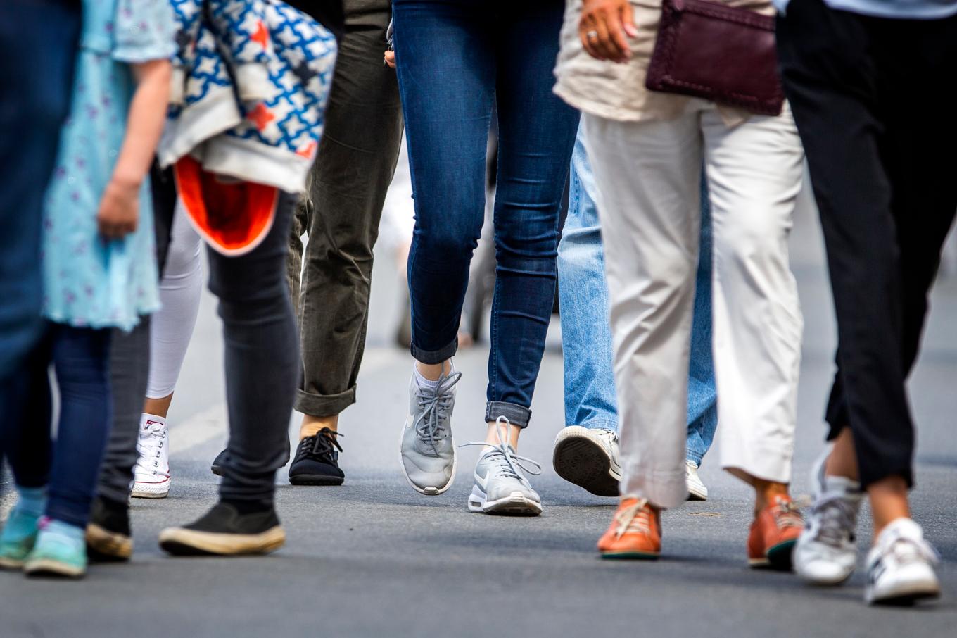 Genom att underlätta för fotgängare kan befolkningens steg nå nya höjder enligt en amerikansk studie. Arkivbild. Foto: Magnus Andersson/TT