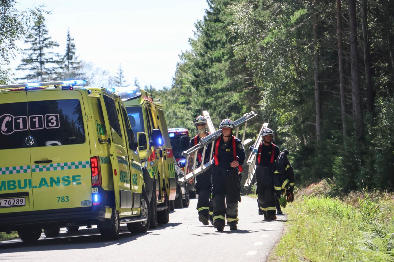 Räddningstjänst på plats där två män har omkommit i en fallskärmsolycka. Foto: Lars-Henrik Aas/TT