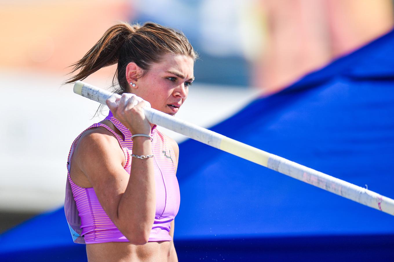 Johanna Duplantis vid tävlingar i Polen i förra veckan. I helgen tävlar lillasyster med storebror Armand i Finnkampen. Foto: Marcin Bulanda/Pressfocus/TT