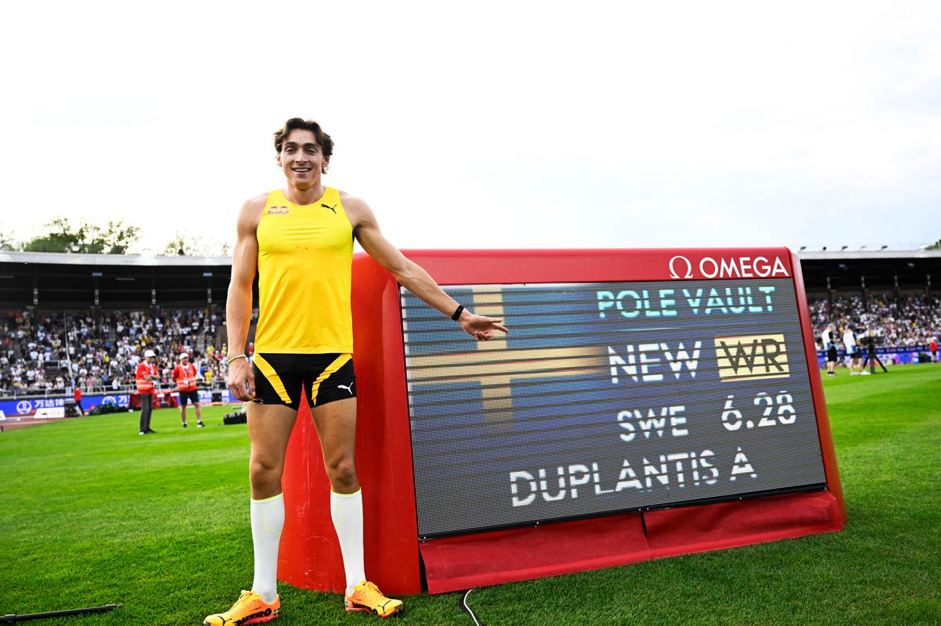 Armand Duplantis satte nytt världsrekord med ett hopp på 6,28 i Diamond League-galan i Stockholm i juni. På lördag tävlar han på hemmaplan igen. Arkivbild. Foto: Fredrik Sandberg/TT
