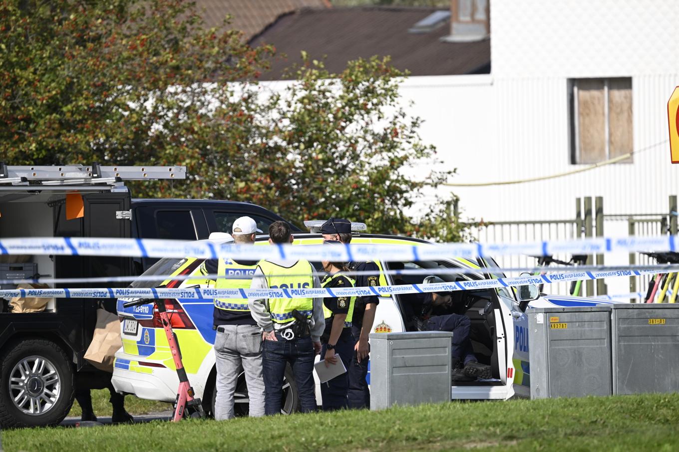 Skottdramat inträffade i samband med fredagsbönen i moskén. En man i 25-årsåldern sköts till döds. Foto: Fredrik Sandberg/TT