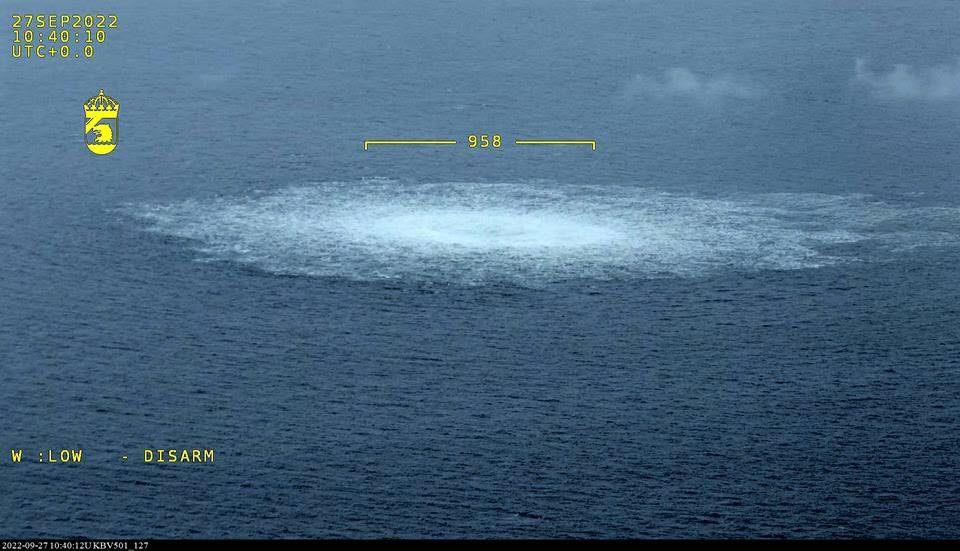 Gasläckan från Nord Stream fotograferad av Kustbevakningens flygplan den 27 september 2022. Foto: Kustbevakningen