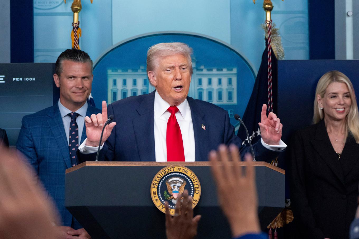 President Donald Trump och försvarsminister Pete Hegseth (vänster) arbetar nära varandra. Foto: Alex Brandon/AP/TT