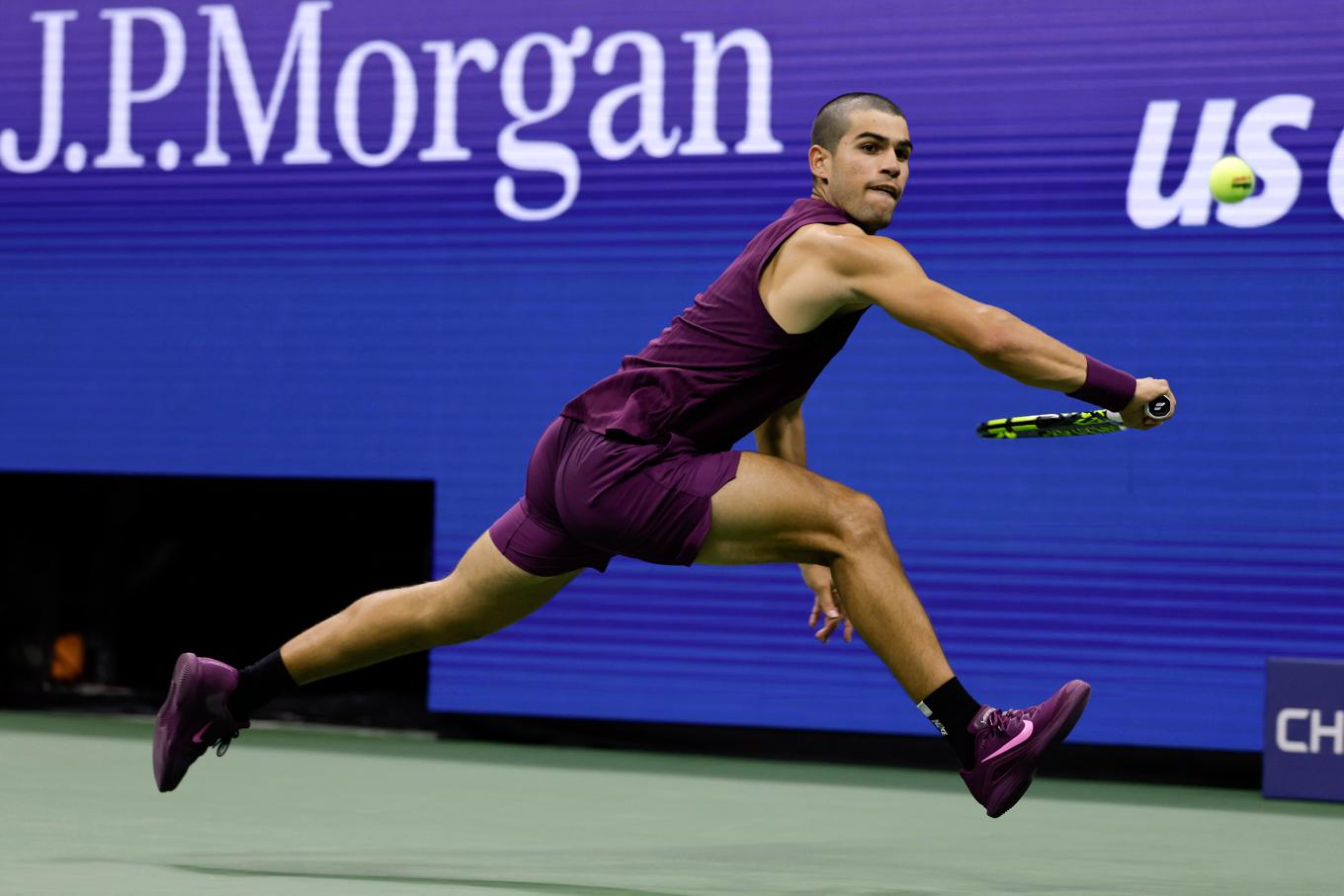 Carlos Alcaraz fortsätter flyga fram i årets US Open. Foto: Adam Hunger/AP/TT