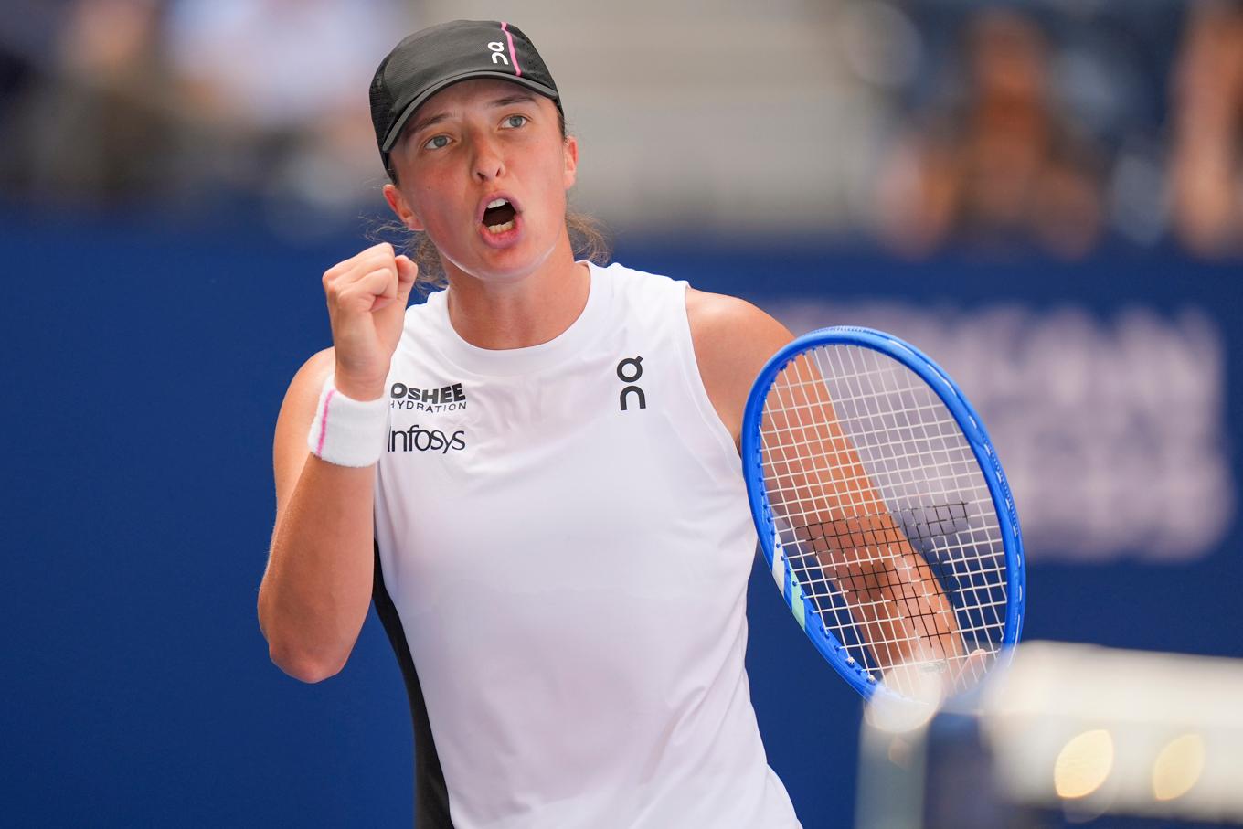 Det var inte enkelt men till slut kunde Iga Swiatek, tvåa i världen, kvalificera sig till tredje omgången av US Open. Foto: Seth Wenig/AP/TT