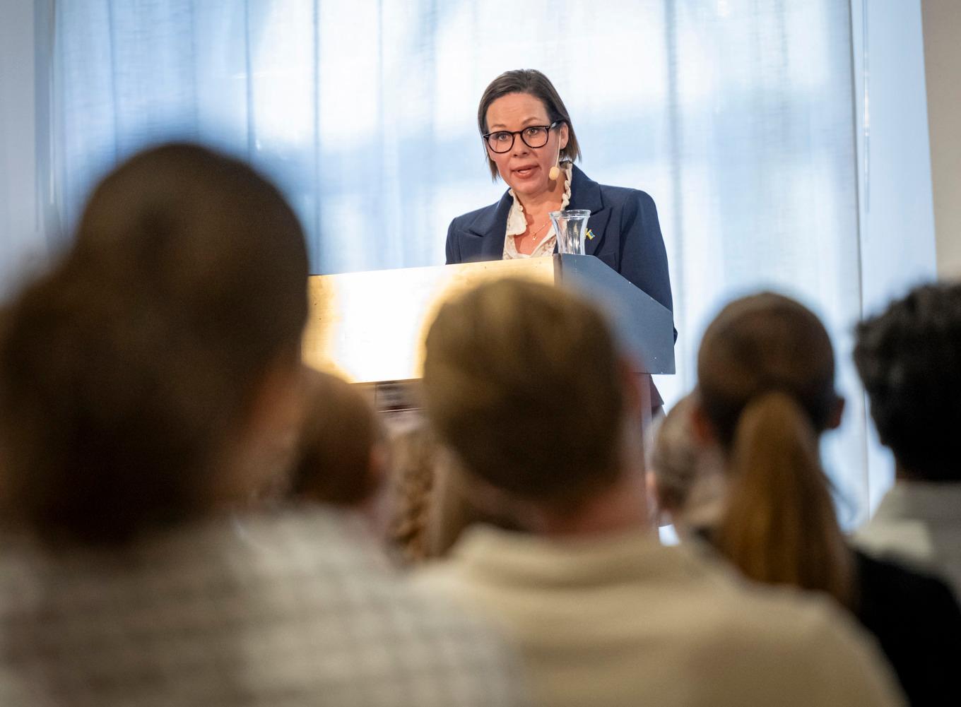 Utrikesminister Maria Malmer Stenergard (M) håller tal på Utrikespolitiska föreningen på Akademiska Föreningens hus i Lund. Foto: Johan Nilsson / TT