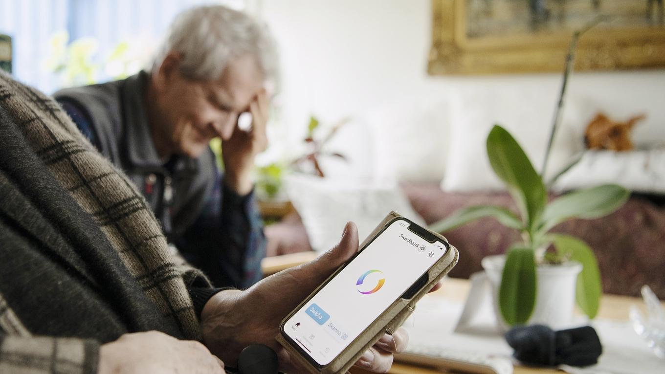 Sverige är särskilt utsatt för bedrägerier genom kontoöverföring, där offret luras att godkänna en betalning. Foto: Caisa Rasmussen/TT