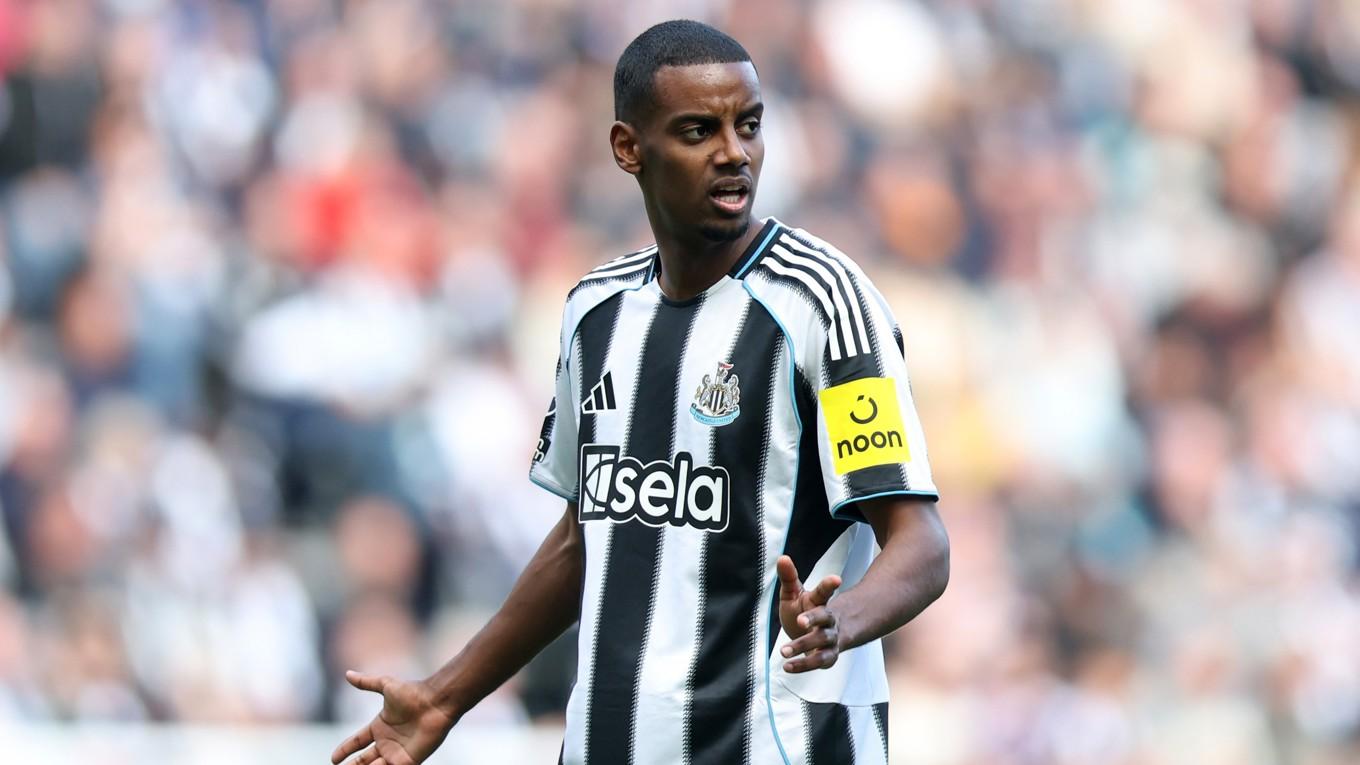 ”Inte mitt fel”? Alexander Isak sitter illa till i slutskedet av sommarens transferfönster och det kan diskuteras vem det beror på. Han själv? Hans agent? Foto: George Wood/Getty Images