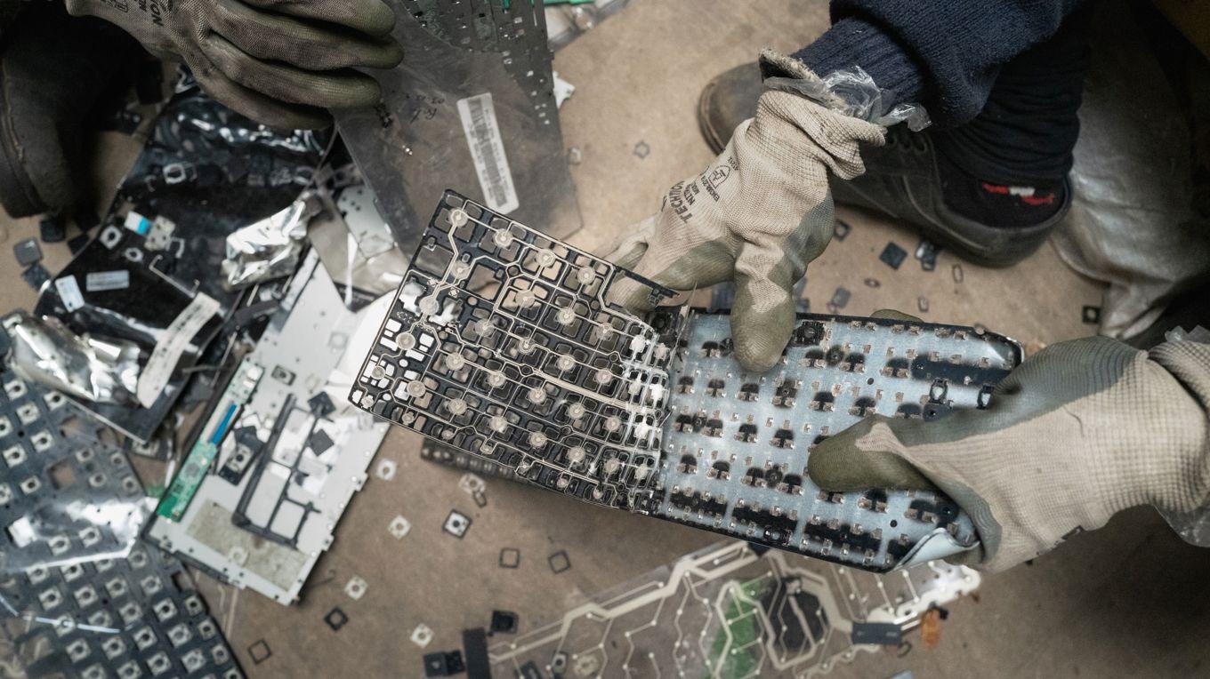 Hanteringen av elektronikavfall står i centrum för EU:s planerade lagstiftninig om en cirkulär ekonomi. Foto: Elke Scholiers/Getty Images