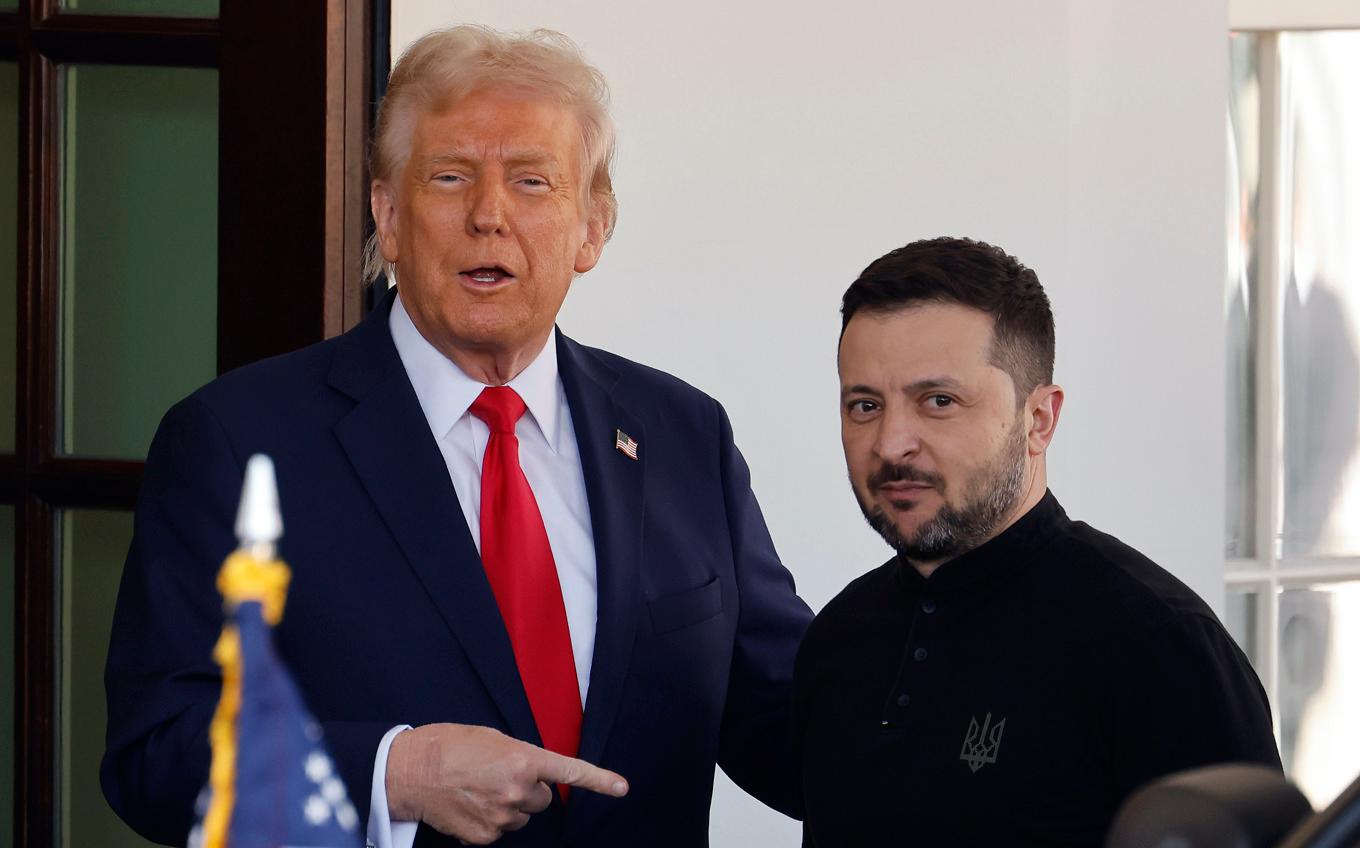 USA:s president Donald Trump och Ukrainas president Volodymyr Zelenskyj inför deras förra möte i februari, som urartade i bråk. Foto: Chip Somodevilla/Getty Images