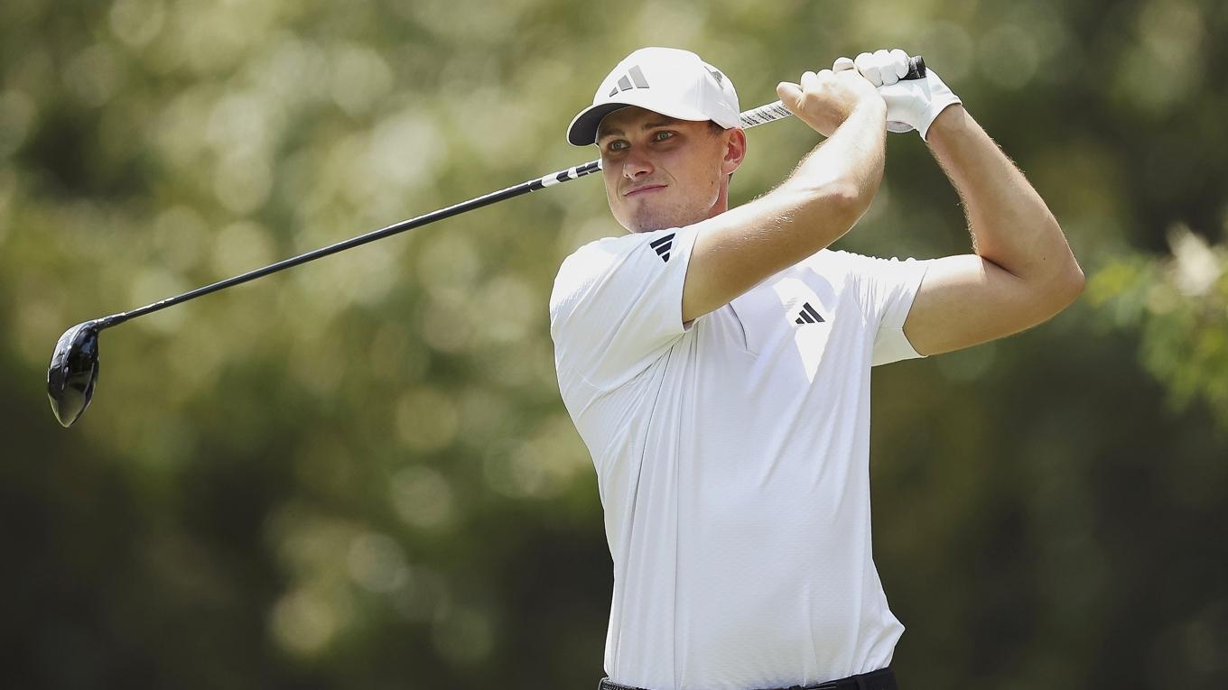 Ludvig Åberg är med och slåss om segern i PGA-slutspelet i Atlanta där vinnaren belönas med 95 miljoner kronor på ett bräde. Foto: Stacy Revere/Getty Images