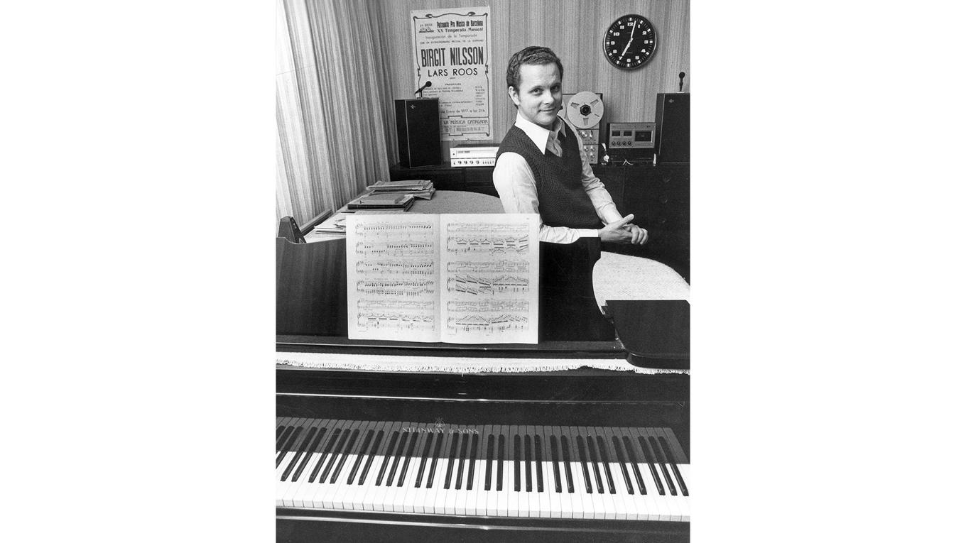 I det här numret hyllar vi Lars Roos, som på tisdag fyller 80 år. Foto: TT BILD