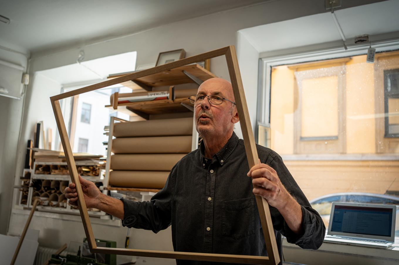 Yrket har framtiden för sig, menar rammakaren Douglas Widerström. Foto: Sofia Drevemo