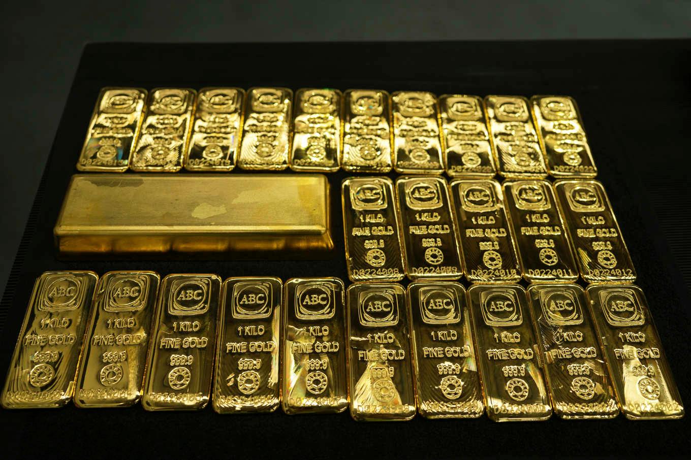 Priset på guld ökar. Arkivbild. Foto: Mark Baker/AP/TT
