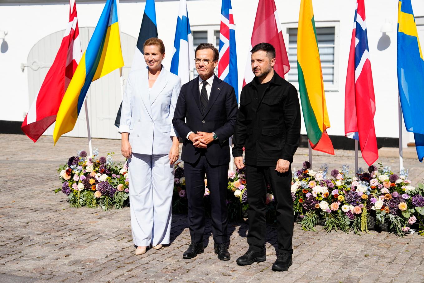 Danmarks och Sveriges statsministrar Mette Frederiksen och Ulf Kristersson tillsammans med Volodymyr Zelenskyj på Marienborg. Foto: Mads Claus Rasmussen/Ritzau Scanpix/TT